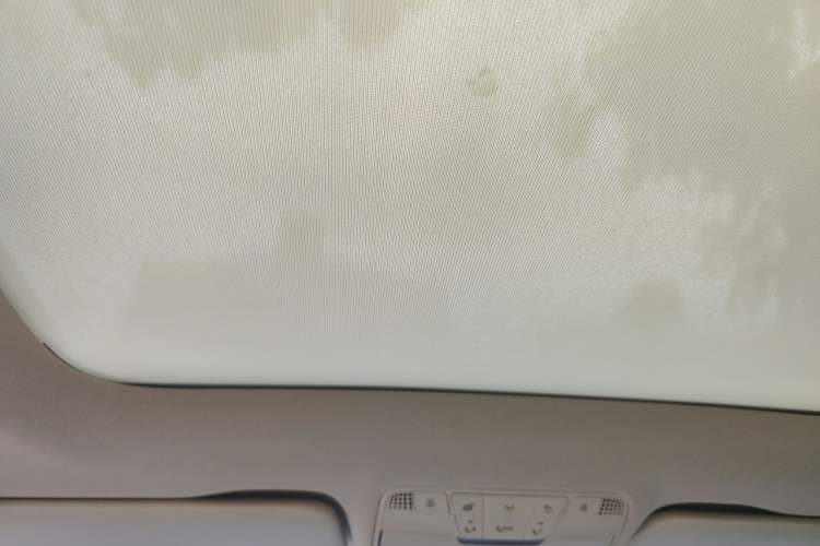 Used Mercedes-Benz C-Class 2016 C 200 L Sport Edition Headliner
