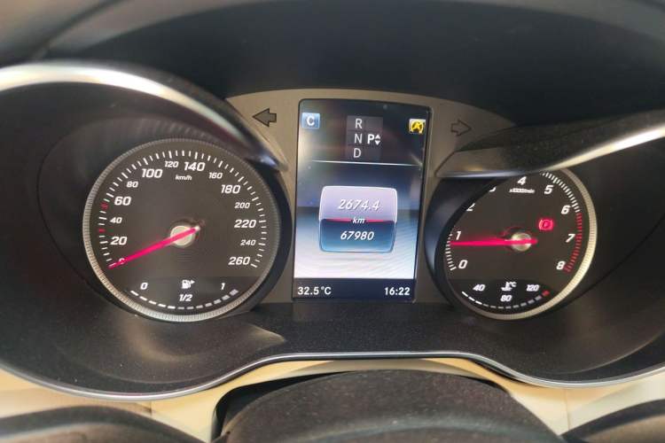 Used Mercedes-Benz C-Class 2016 C 200 L Sport Edition Instrument Cluster