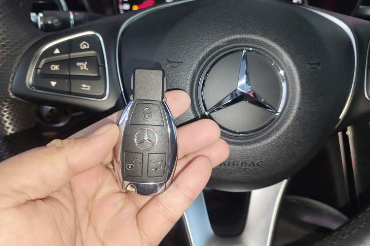 Used Mercedes-Benz C-Class 2016 C 180 L Sport Edition Interior 1