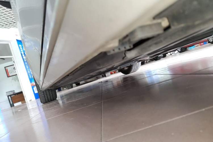 Used Mercedes-Benz C-Class 2016 C 180 L Sport Edition Left Side Sill