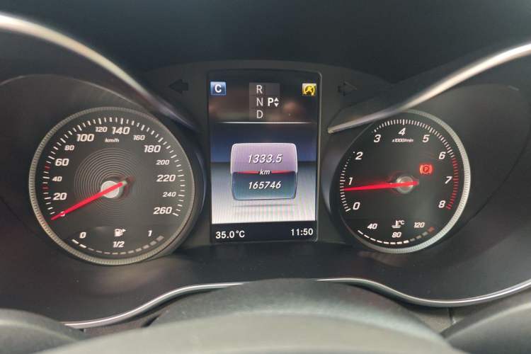 Used Mercedes-Benz C-Class 2016 C 200 L Sport Edition Odometer Close Up