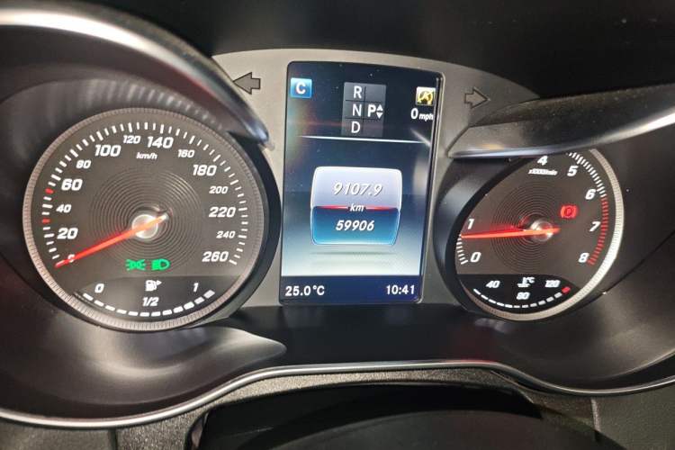 Used Mercedes-Benz C-Class 2016 C 200 L Sport Edition Odometer Close Up