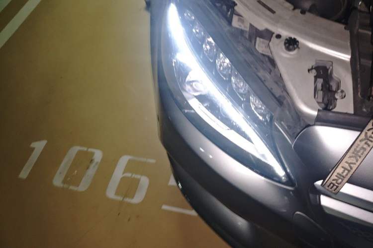 Used Mercedes-Benz C-Class 2016 C 200 L Sport Edition Right Front Headlight