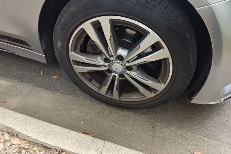 Used Mercedes-Benz C-Class 2016 C 200 L Sport Edition Right Front Wheel Hub