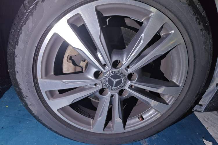 Used Mercedes-Benz C-Class 2016 C 200 L Sport Edition Right Front Wheel Hub