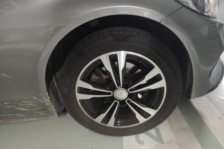 Used Mercedes-Benz C-Class 2016 C 200 Sport Edition Right Front Wheel Hub
