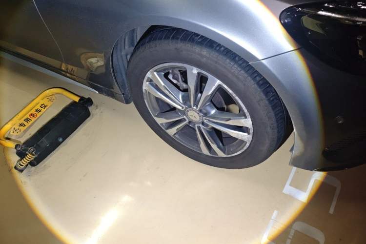 Used Mercedes-Benz C-Class 2016 C 200 L Sport Edition Right Front Wheel Hub