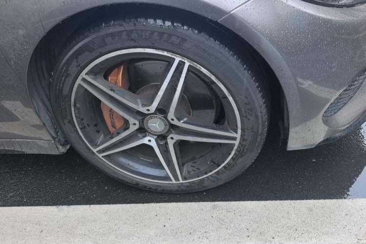Used Mercedes-Benz C-Class 2016 C 200 Coupe Right Front Wheel Hub
