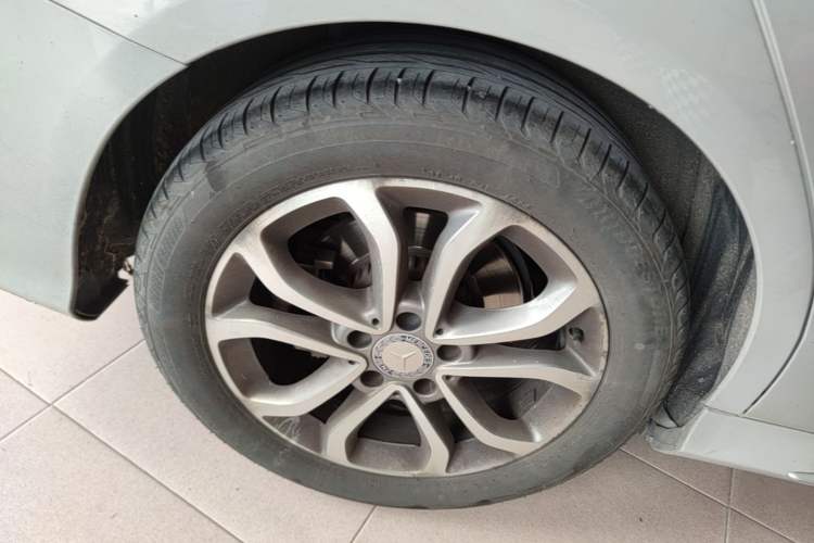 Used Mercedes-Benz C-Class 2016 C 180 L Sport Edition Right Rear Wheel Hub