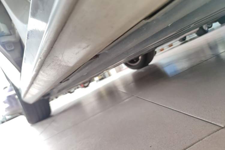 Used Mercedes-Benz C-Class 2016 C 180 L Sport Edition Right Side Sill