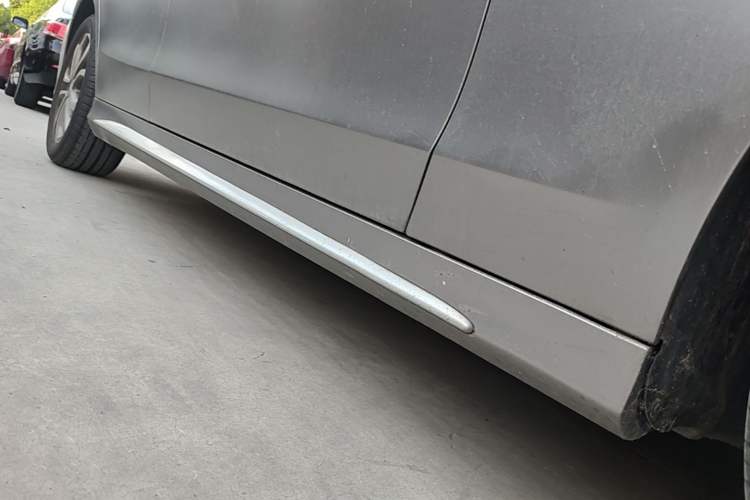 Used Mercedes-Benz C-Class 2016 C 180 L Sport Edition Right Side Sill