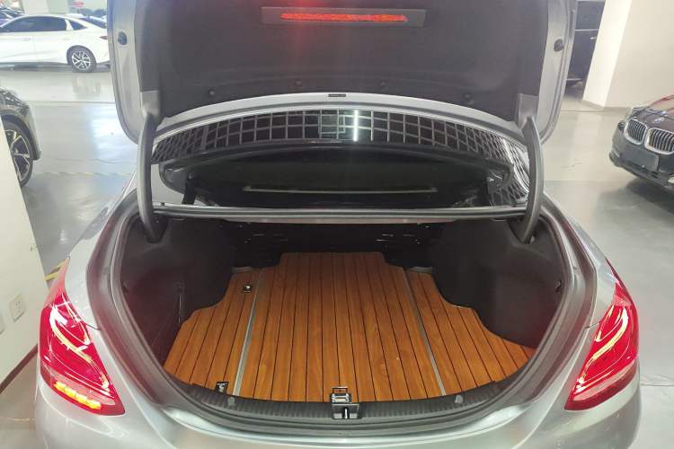 Used Mercedes-Benz C-Class 2016 C 180 L Sport Edition Trunk