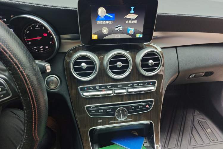 Used Mercedes-Benz C-Class 2016 C 200 L Audio And AC Panel