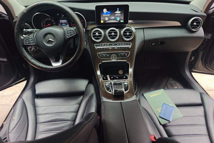 Used Mercedes-Benz C-Class 2016 C 200 L Center Console