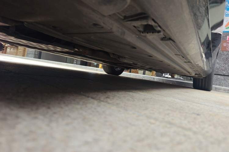 Used Mercedes-Benz C-Class 2016 C 200 L Chassis Front Left