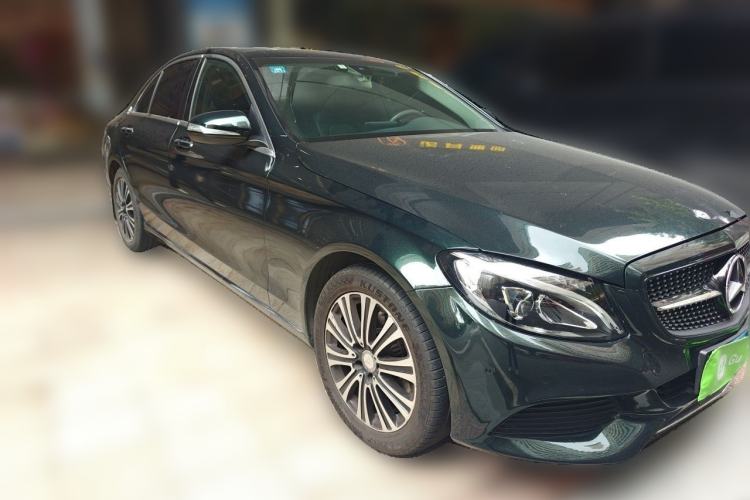 Used Mercedes-Benz C-Class 2016 C 200 L Front Right 45 Deg