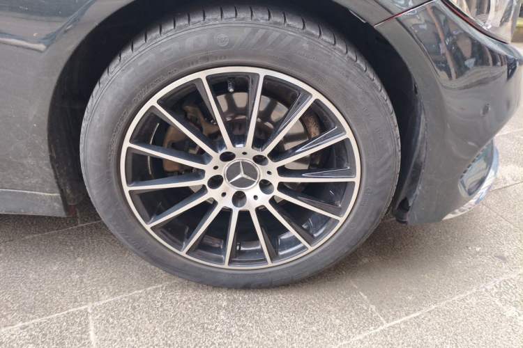 Used Mercedes-Benz C-Class 2016 C 180 L Sport Edition Right Front Wheel Hub
