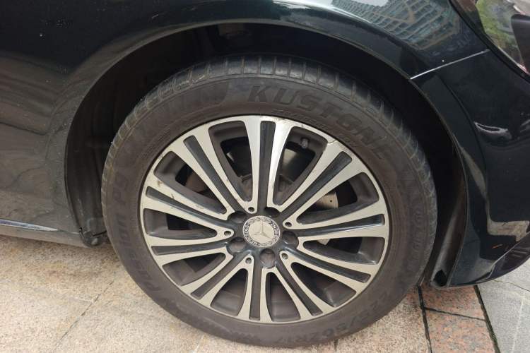 Used Mercedes-Benz C-Class 2016 C 200 L Right Front Wheel Hub