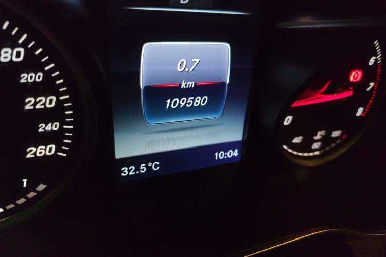 Used Mercedes-Benz C-Class 2016 C 200 L Sport Edition Odometer Close Up