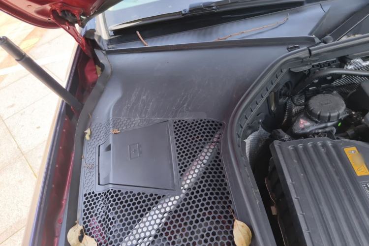 Used Mercedes-Benz C-Class 2016 C 200 L Sport Edition Engine Bay Right