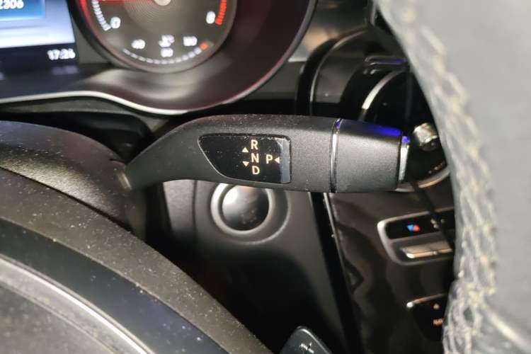 Used Mercedes-Benz C-Class 2016 C 180 L Sport Edition Gear Lever