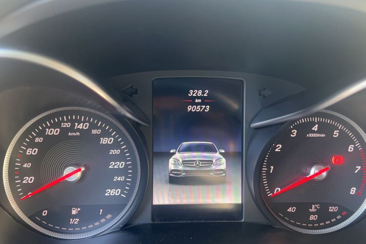 Used Mercedes-Benz C-Class 2016 C 180 L Sport Edition Odometer Close Up