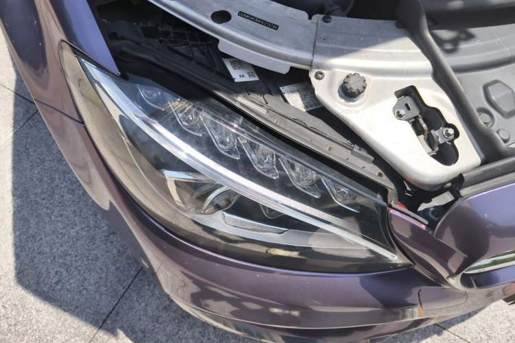 Used Mercedes-Benz C-Class 2016 C 200 L Sport Edition Right Front Headlight
