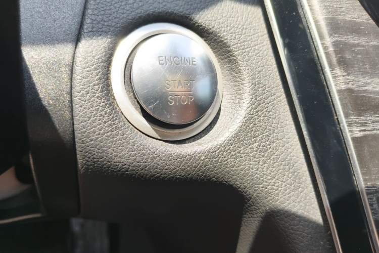 Used Mercedes-Benz C-Class 2016 C 200 L Sport Edition Vehicle Key