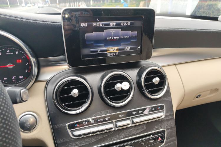 Used Mercedes-Benz C-Class 2016 C 200 L Sport Edition Audio And AC Panel