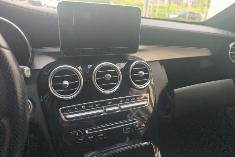 Used Mercedes-Benz C-Class 2016 C 200 Coupe Audio And AC Panel