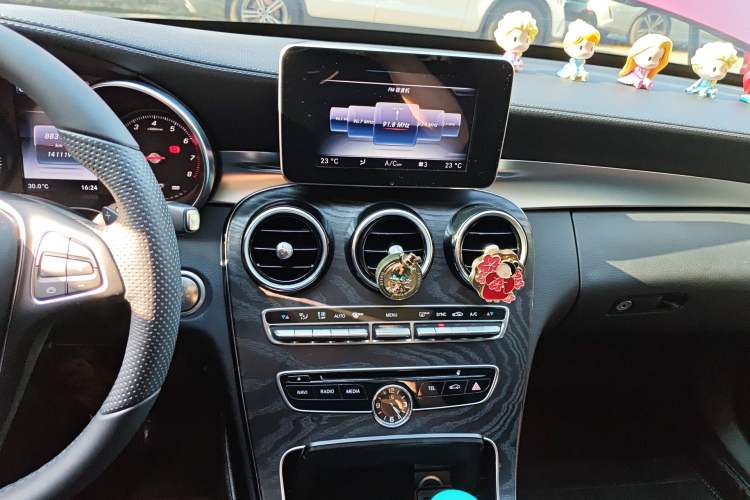 Used Mercedes-Benz C-Class 2016 C 200 L Sport Edition Audio And AC Panel