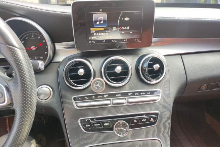 Used Mercedes-Benz C-Class 2016 C 200 L Sport Edition Audio And AC Panel
