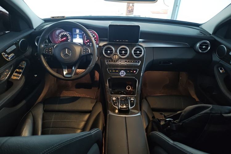 Used Mercedes-Benz C-Class 2016 C 200 L Center Console