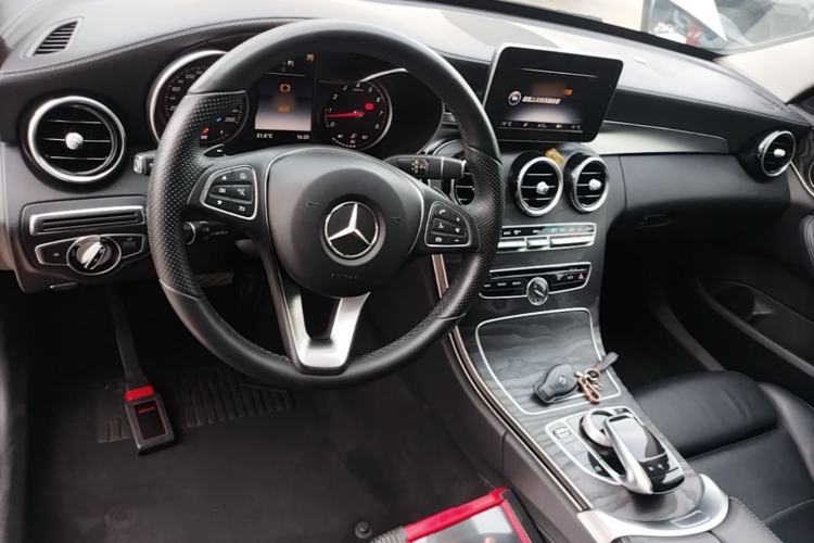 Used Mercedes-Benz C-Class 2016 C 200 L Sport Edition Center Console