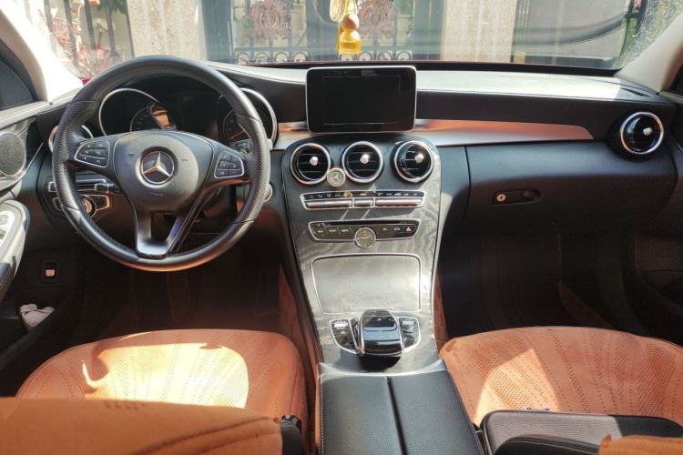 Used Mercedes-Benz C-Class 2016 C 200 L Sport Edition Center Console