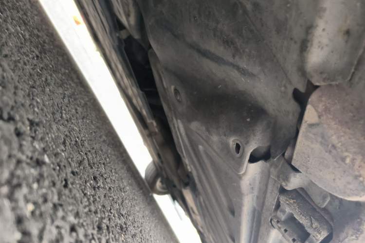 Used Mercedes-Benz C-Class 2016 C 200 L Sport Edition Chassis Front Left