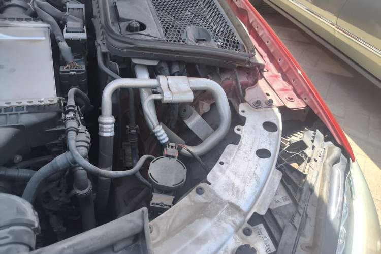Used Mercedes-Benz C-Class 2016 C 200 L Sport Edition Engine Bay Left