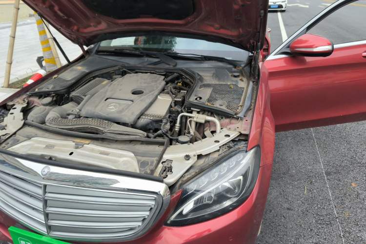 Used Mercedes-Benz C-Class 2016 C 200 L Sport Edition Engine Bay Left