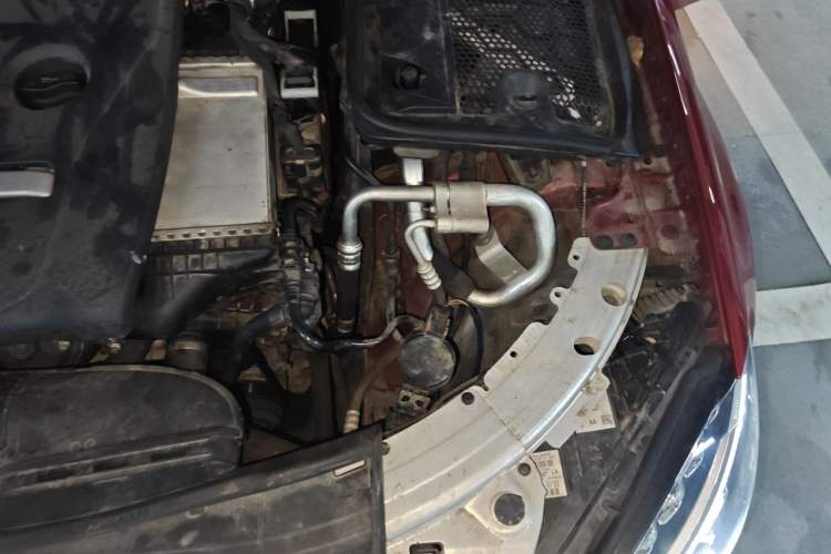 Used Mercedes-Benz C-Class 2016 C 200 L Sport Edition Engine Bay Left