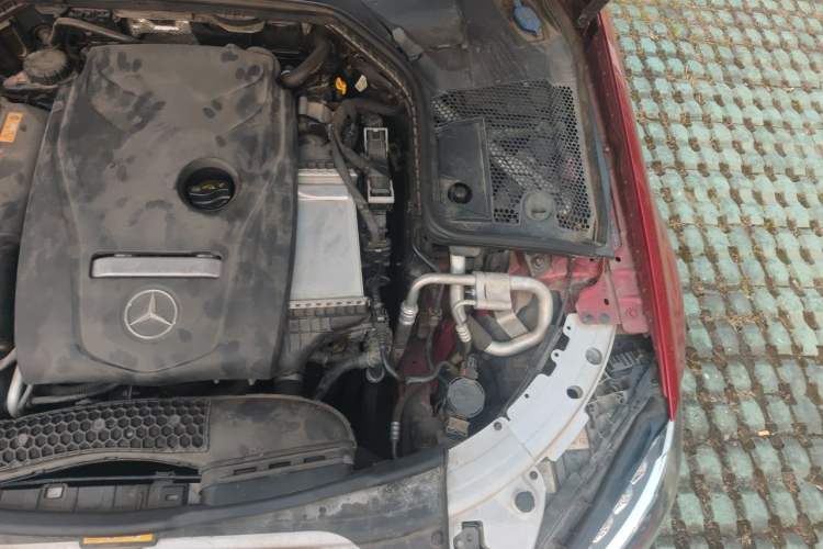 Used Mercedes-Benz C-Class 2016 C 200 L Sport Edition Engine Bay Left