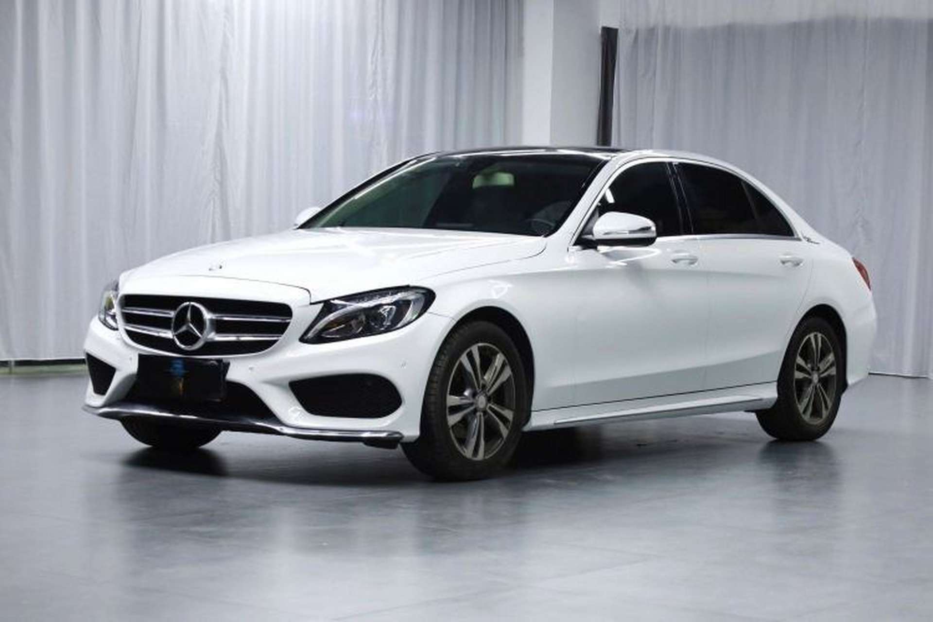Used Mercedes-Benz C-Class 2016 C 200 L Sport Edition Front Left 45 Deg