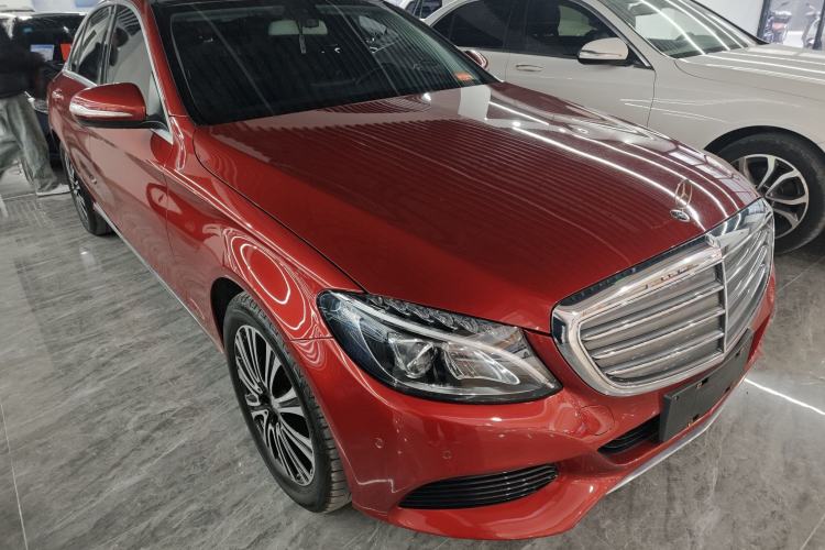 Used Mercedes-Benz C-Class 2016 C 200 L Front Right 45 Deg
