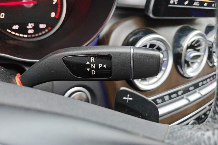 Used Mercedes-Benz C-Class 2016 C 200 L Sport Edition Gear Lever
