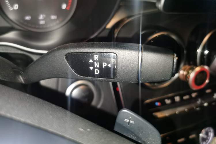 Used Mercedes-Benz C-Class 2016 C 180 L Sport Edition Gear Lever