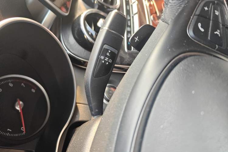 Used Mercedes-Benz C-Class 2016 C 200 L Sport Edition Gear Lever