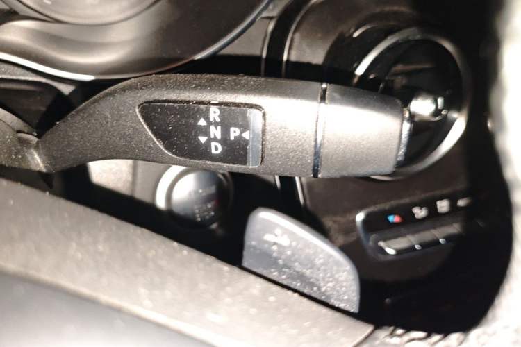 Used Mercedes-Benz C-Class 2016 C 200 L Sport Edition Gear Lever