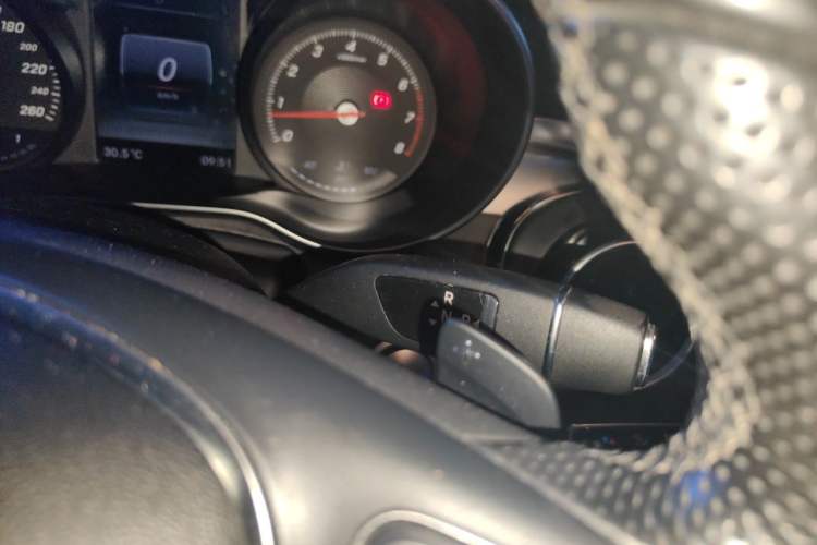 Used Mercedes-Benz C-Class 2016 C 180 L Sport Edition Gear Lever