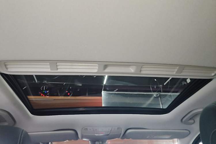 Used Mercedes-Benz C-Class 2016 C 180 L Sport Edition Headliner