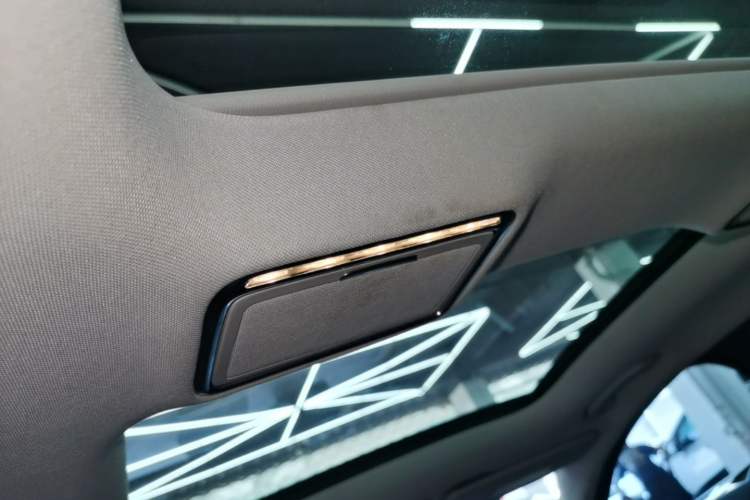 Used Mercedes-Benz C-Class 2016 C 200 L Sport Edition Headliner