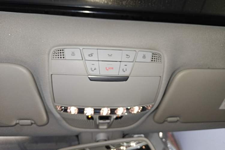 Used Mercedes-Benz C-Class 2016 C 180 L Sport Edition Headliner